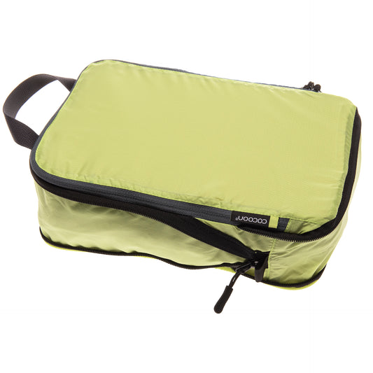 Verschillende maten van het product, ideaal voor het organiseren en beschermen van je spullen tijdens outdooractiviteiten.