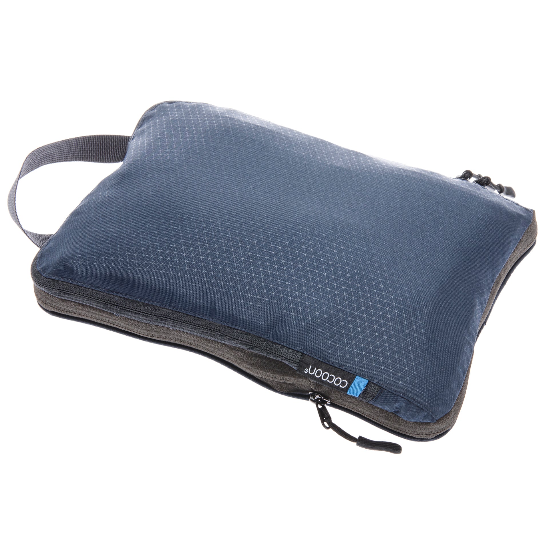 Verschillende maten van het product, ideaal voor het organiseren en beschermen van je spullen tijdens outdooractiviteiten.
